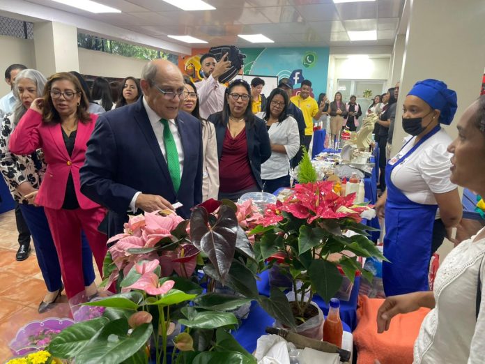 Exposición de emprendimiento INFOTEP -